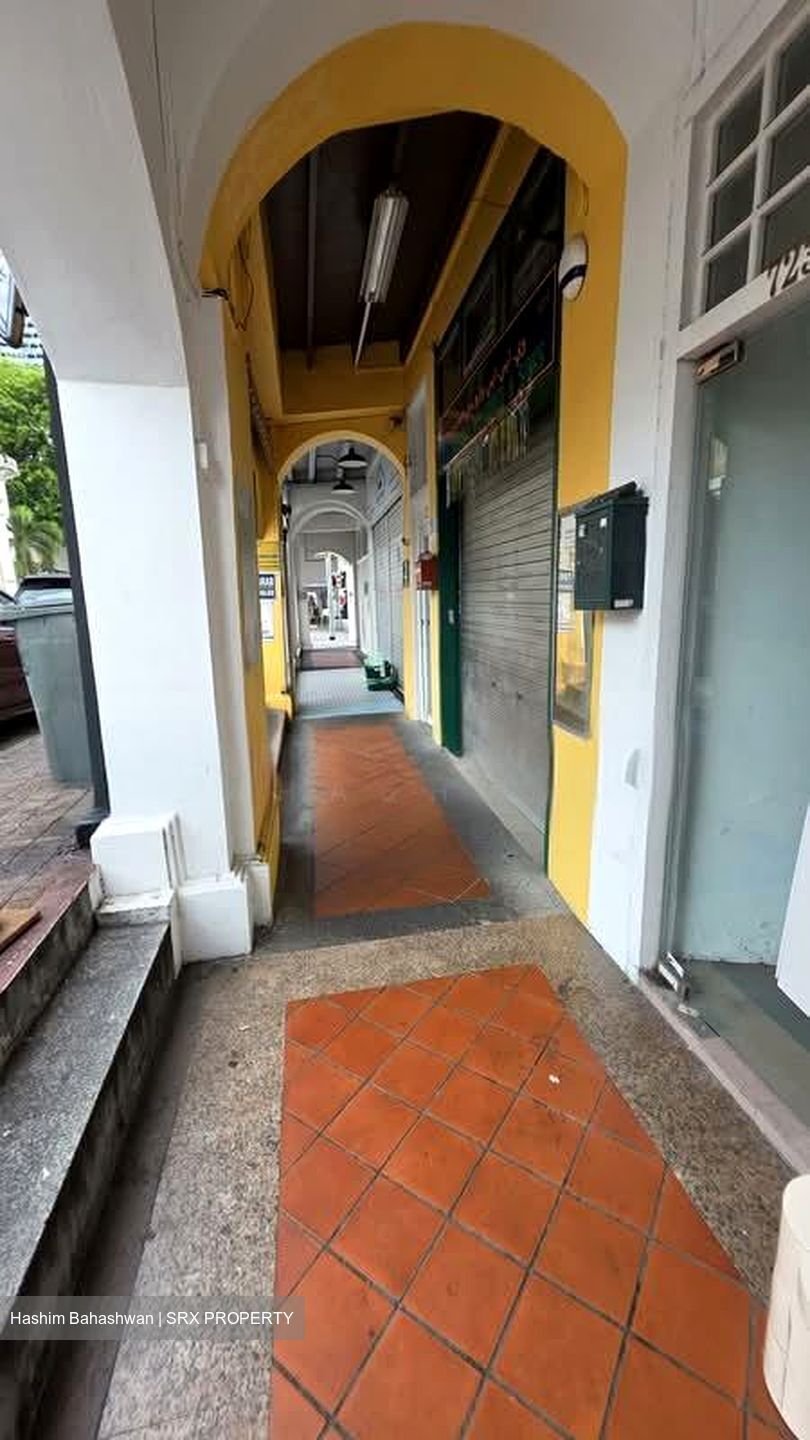 North Bridge Road (D7), Office #549582981